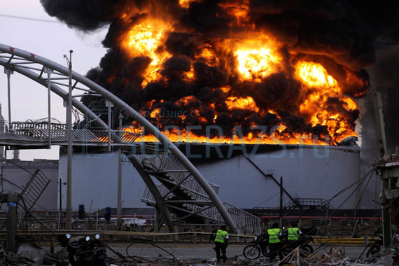 Взрыв нефтяного завода в Мексике